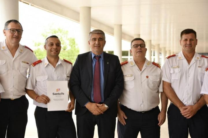 Destinan más de $100 millones para equipar a los Bomberos Voluntarios