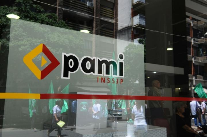 PAMI negó sobreprecios en la compra de lentes