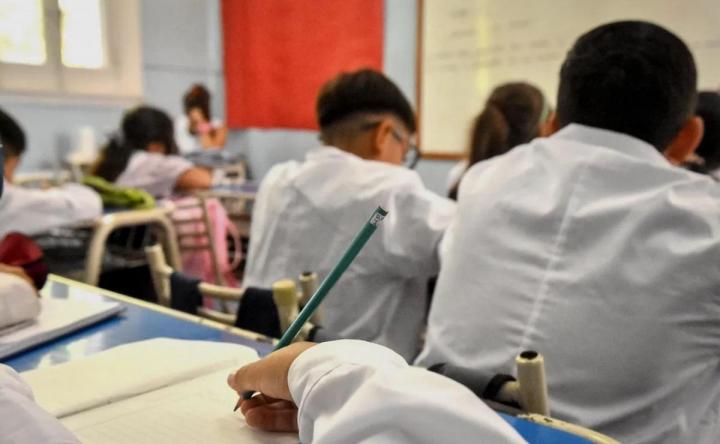 A partir del 2026 todas las escuelas primarias de Santa Fe enseñarán lenguas extranjeras 