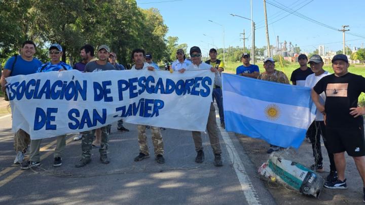 San Javier: pescadores realizan una nueva protesta sobre Ruta 1