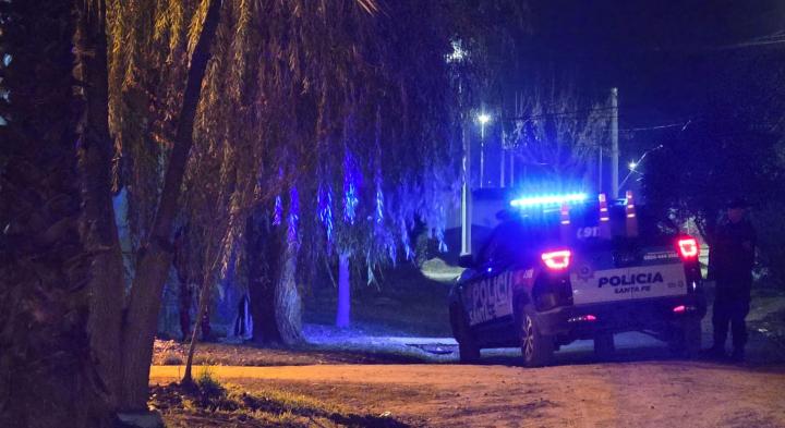 Mujer de Barrio Dignidad se defendió con un caño para separar una pelea de varones 