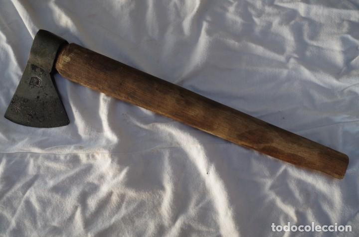 San Javier: el vecino le rompió el auto a hachazos