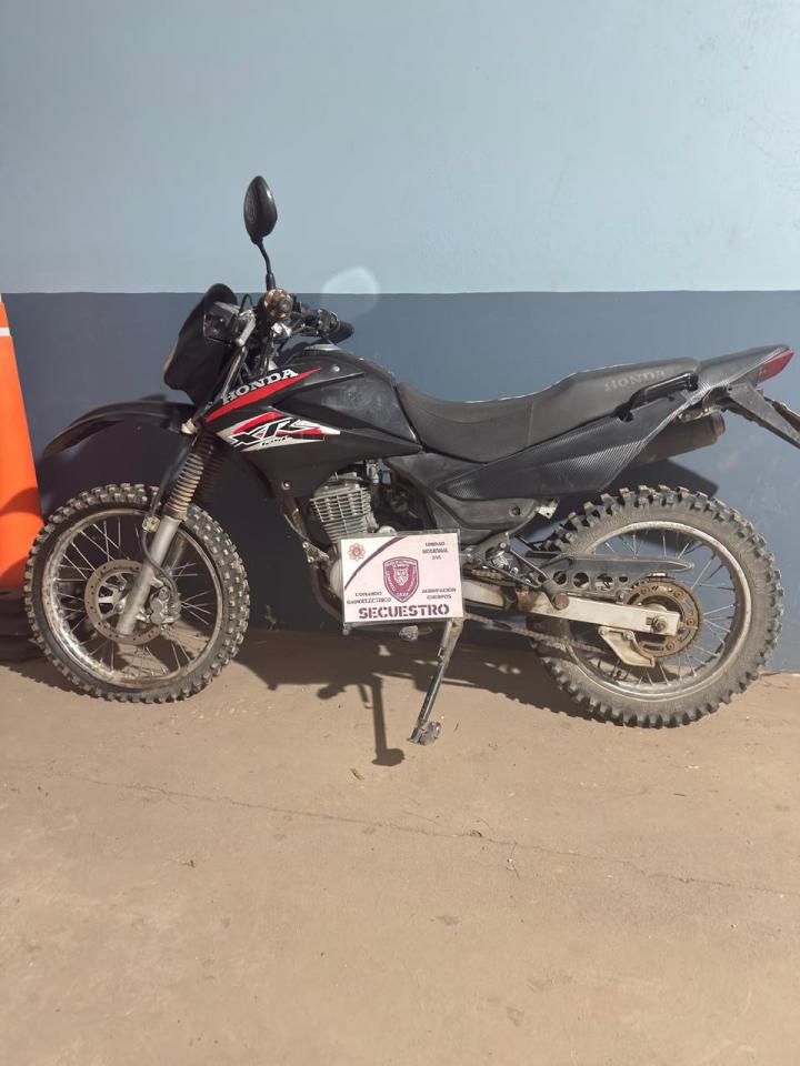 Cacique: compartían la tarde entre amigos y le robó la moto 