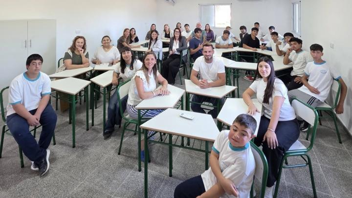 Cacique Ariacaiquín: se inauguró una flamanta aula en la localidad