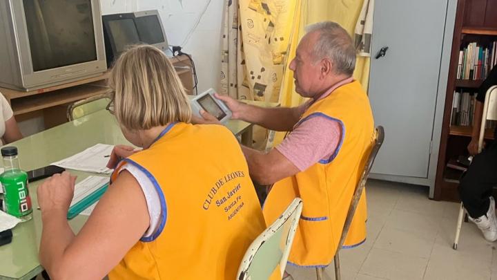 El Club de Leones de San Javier realizó un control visual a más de 200 alumnos en Colonia Mascías