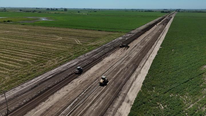 El Gobierno Provincial comenzó la pavimentación de Ruta 2 para conectar los departamentos San Justo y Garay