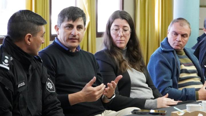 Autoridades y productores analizaron la situación de seguridad en zonas rurales de Santa Rosa de Calchines