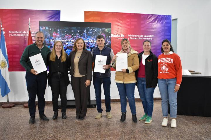 Helvecia, Cayastá y Santa Rosa de Calchines firmaron convenios para fortalecer programas destinados a personas mayores