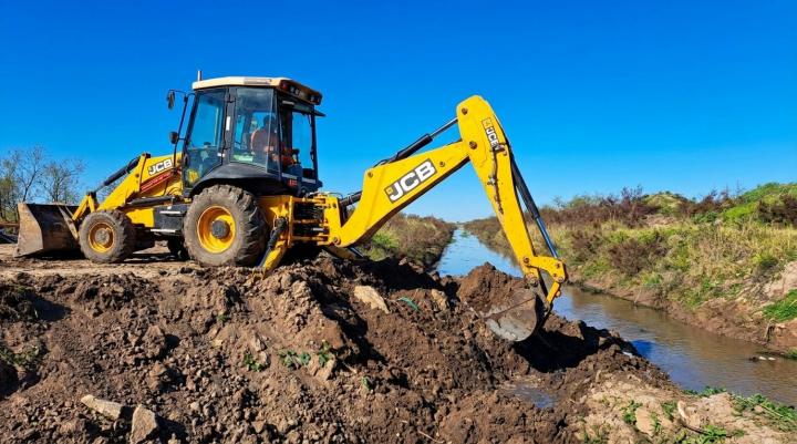 Rojas confirmó el inicio de las obras de limpieza de los Canales en el norte