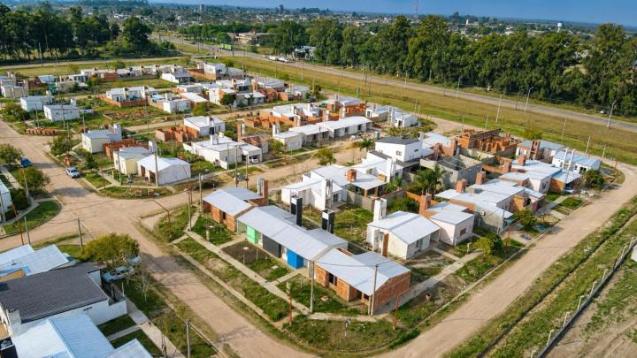 El gobierno de Pullaro avanza con seis viviendas en San Javier y mantiene abierta la inscripción al sorteo