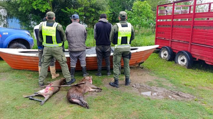 Los Pumas de San Javier quitaron armas sin papeles a cazadores en zona de islas