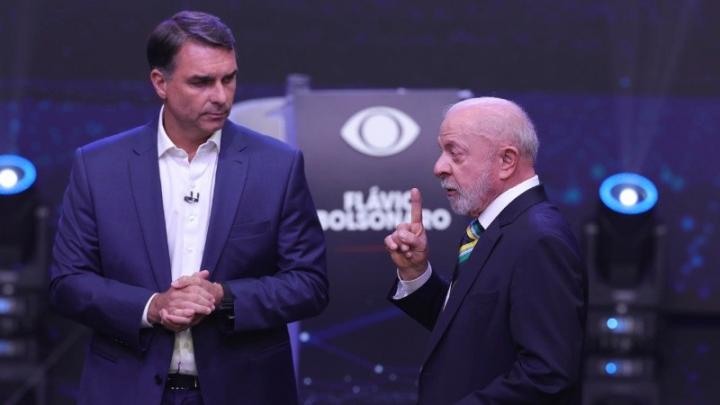 Lula y Flávio Bolsonaro protagonizaron un tenso debate con acusaciones cruzadas de corrupción
