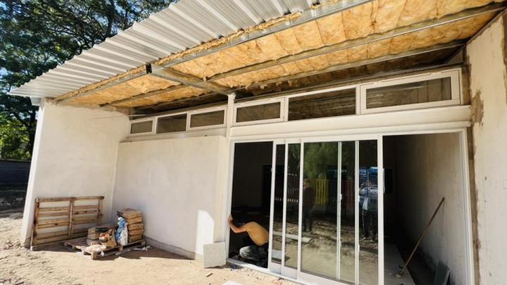 Avanza la construcción de una nueva aula en el Jardín N° 99 de Santa Rosa de Calchines