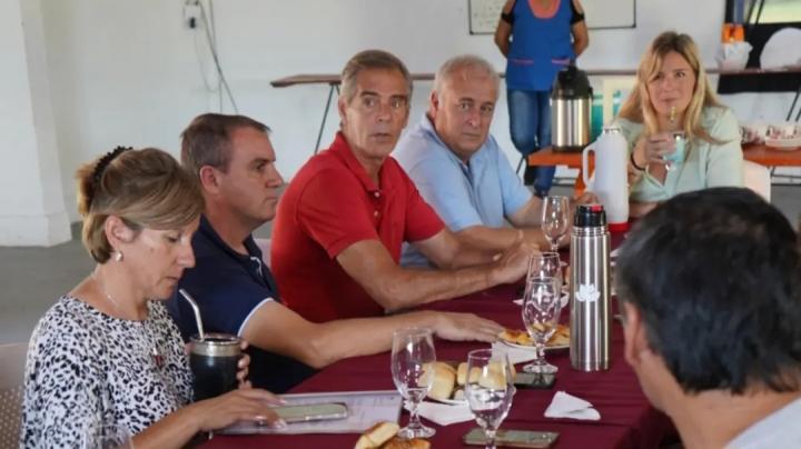 Autoridades del departamento Garay avanzan en mejoras viales en la Ruta 1 junto a Vialidad Provincial