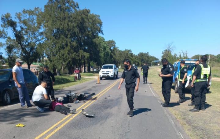 Accidente entre moto y camión al sur de Helvecia 