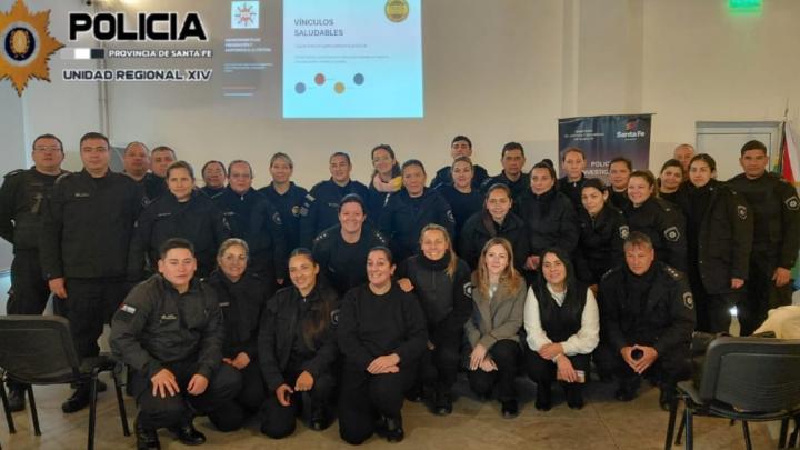 Capacitación sobre vínculos saludables y grooming en San Javier