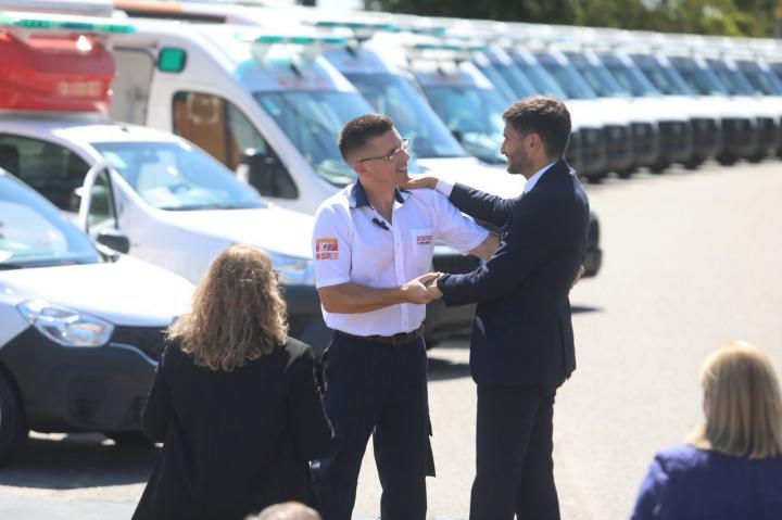 Pullaro adjudicó la compra de 103 ambulancias 0 km para fortalecer el sistema de emergencias