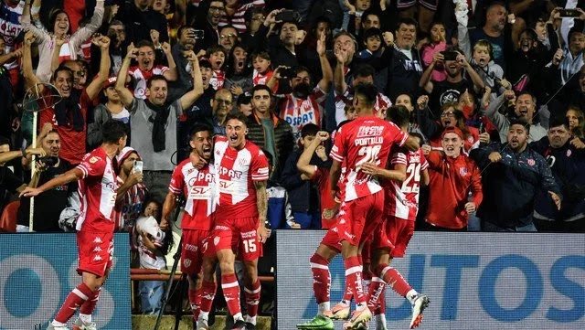 Unión fue mejor que River y logró un triunfo categórico en el 15 de Abril