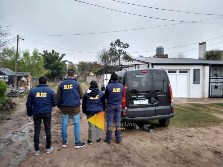 Allanamientos en San Javier: Secuestraron un chaleco antibalas, droga y hay dos sujetos detenidos