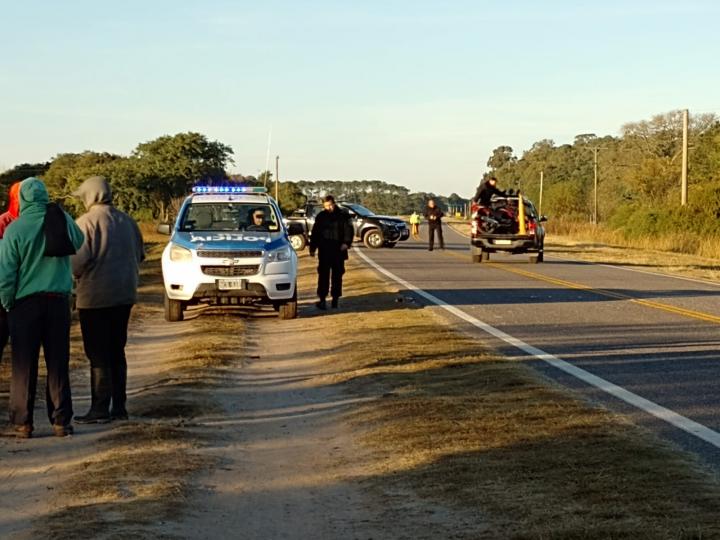 San Javier: Una moto chocó el acoplado de un tractor en Colonia La Criolla