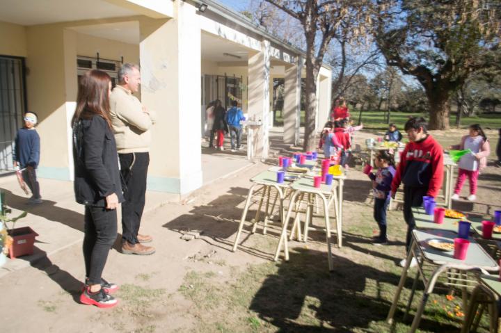 Cayastá: Berli y Devia visitaron la escuela Nº 428 