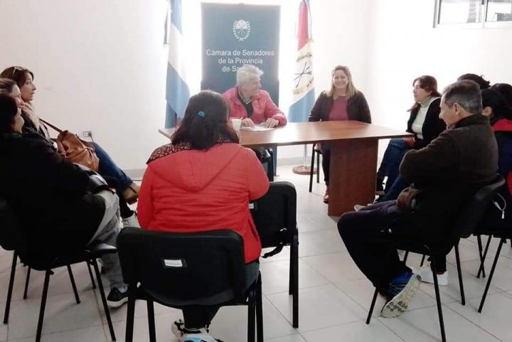 San Javier: El Senador Baucero recibió a beneficiarios de viviendas provinciales