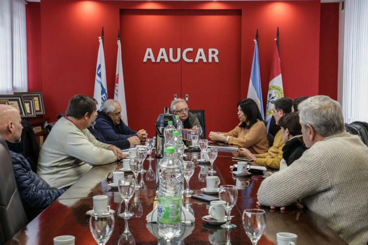 Clara García y Paco Garibaldi se reunieron con transportistas de carga de Santa Fe