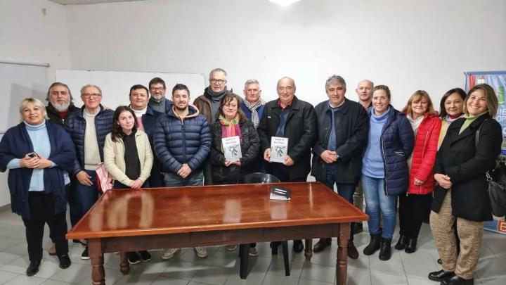 Crespo: Fabián Bastia participó de un homenaje al héroe de Malvinas Juan Carlos Bertona