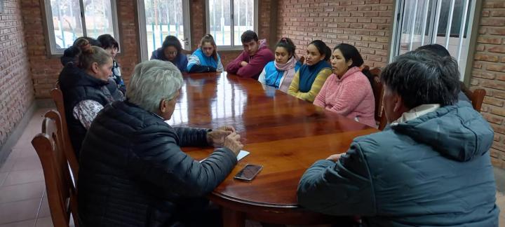 El Senador Baucero visitó La Brava en apoyo a un grupo de jóvenes