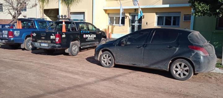 La policía de Cayastá atrapó a una banda de estafadores con escobillones 