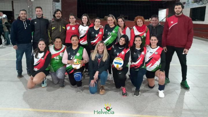 Helvecia: Comuna entregó material deportivo a las instituciones y disciplinas locales