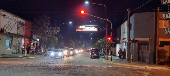 San Javier: Avenida General López está iluminada completa con LED 