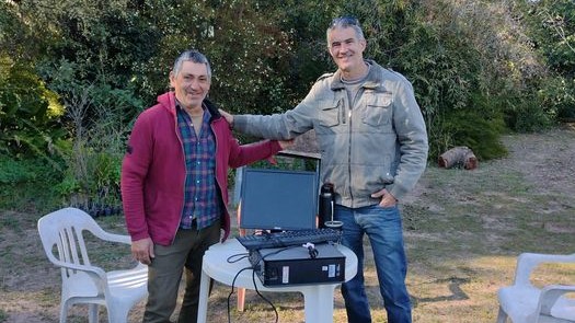 Santa Rosa: Carlos Kaufmann entregó una computadora al Jardín Botánico Florián Paucke