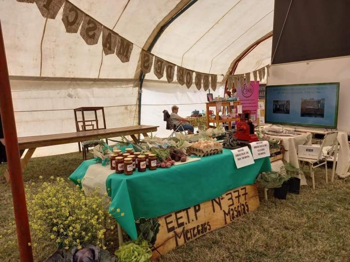 Escuela Agrotecnica de Colonia Mascías  estuvo presente en la Expo Rural en San Javier