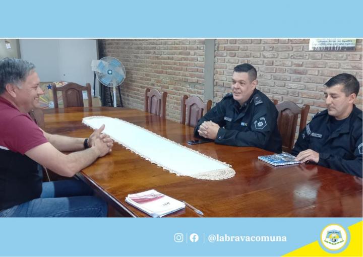 La Brava: El presidente Comunal se reunió con el nuevo jefe y subjefe de la Unidad Regional XIV