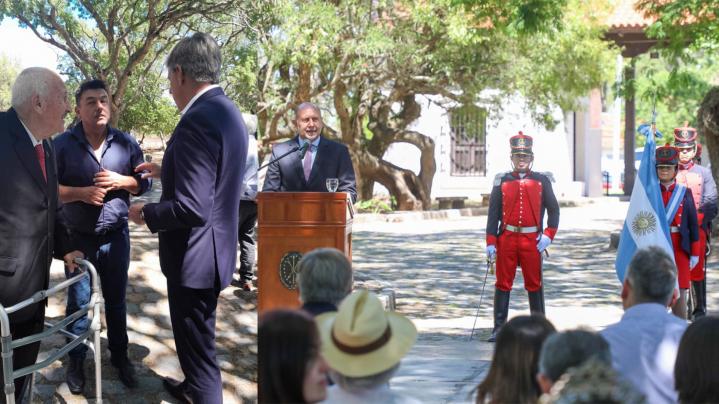 Saladero: El Presidente Comunal participó del acto por el aniversario de la fundación de Santa Fe