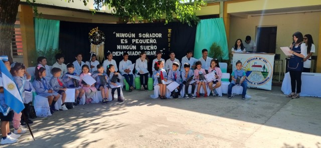 El Senador Baucero presente en el acto de colación de la Escuela 433 Domingo Faustino Sarmiento de Colonia Indígena