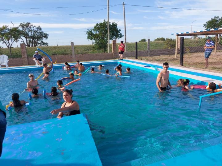 Santa Rosa: Se inauguró el natatorio para niños y grandes de Paraje Los Zapallos y Puente Leyes.