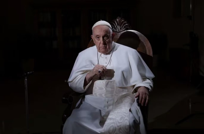 El papa Francisco pidió recibir a las personas LGBTQ en la iglesia: “La homosexualidad no es un delito”