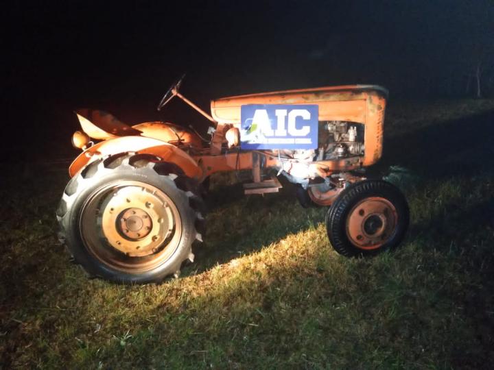 Colonia Dolores: La AIC San Javier encontró el tractor que habían robado el sábado 