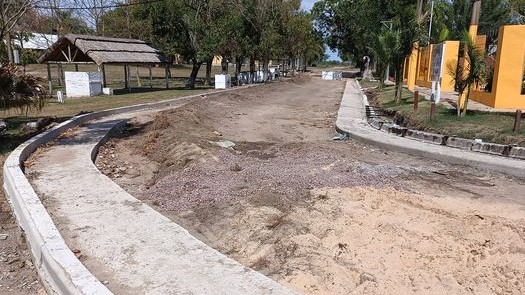 Alejandra: Continúan las obras de cordón cuneta y mejoramiento por las calles de la localidad