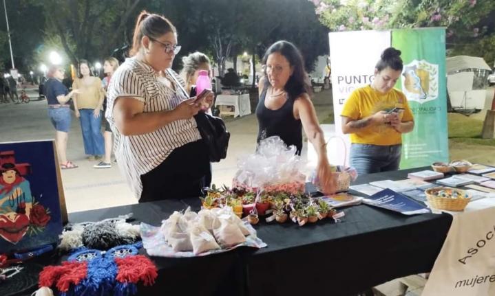 Municipalidad de San Javier y organizaciones que trabajan en el área de género realizaron importante actividad 
