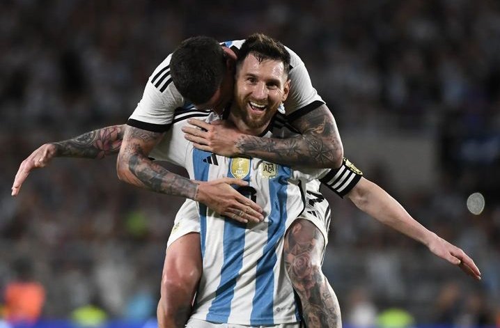 Argentina venció a Panamá y Messi hizo historia