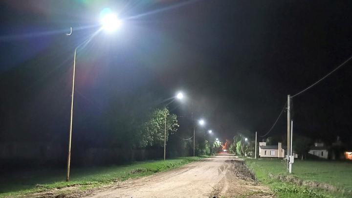 Alejandra: Se siguen incorporando las Luminarias Led en la localidad