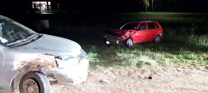 Fuerte choque entre dos autos con lesionados al sur de San Javier 
