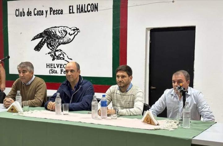 Maxi Pullaro visitó Helvecia y dio su apoyo al Dr. Germán Baumgartner como Senador de Garay 