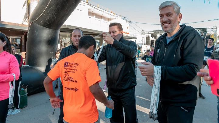 EL Senador Borla recibió a los participantes de la sexta edición de la Maratón “Corre por San Justo”