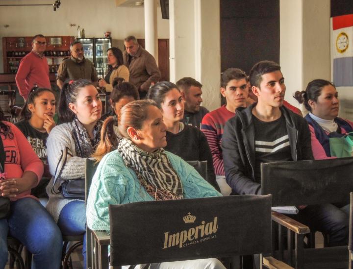 San Javier: casi 40 personas se capacitan en un curso intensivo de mozos y camareras 