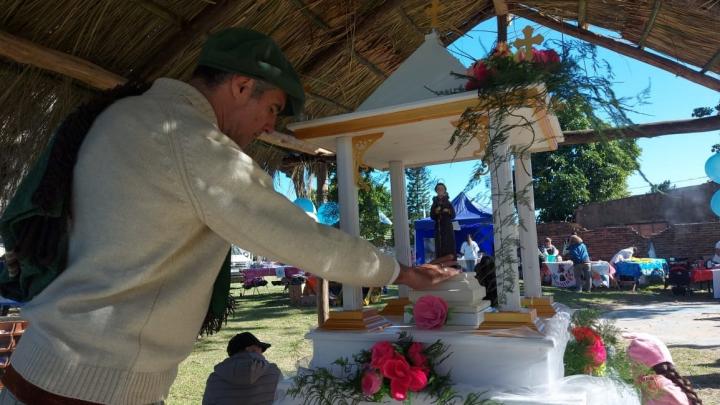 Santa Rosa: Carlos Kaufmann participó de los festejos de San Antonio y entregó declaración de Interés de la Legislatura