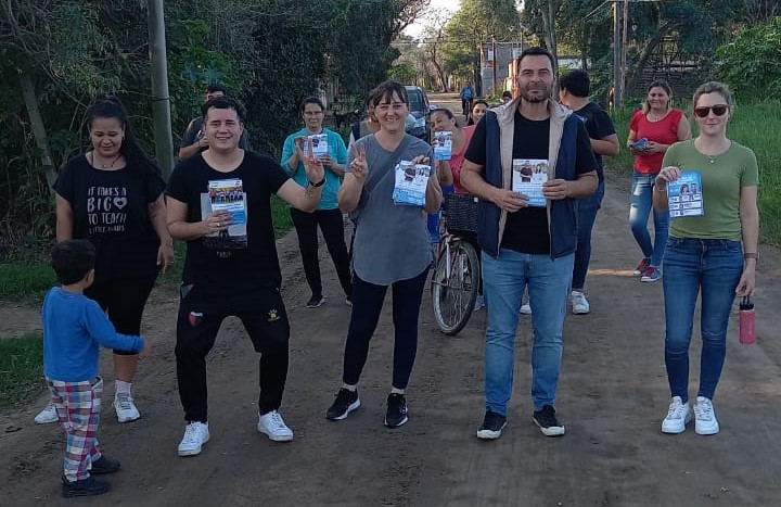 El Pre Candidato a Senador Norberto Ruscitti, junto a su equipo de trabajo sigue visitando a los vecinos